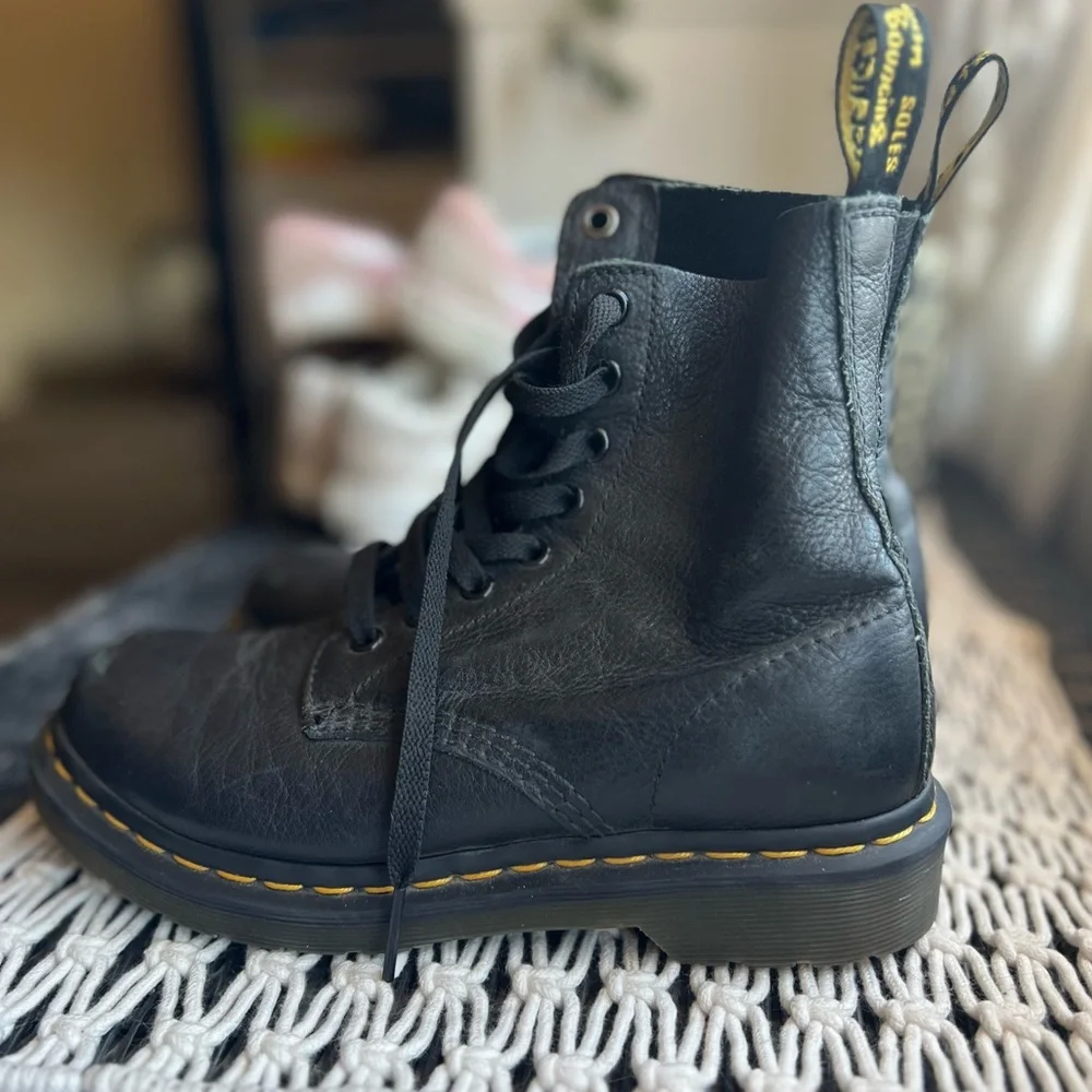 Black 1460 Women’s Pascal Dr. Marten boots - Picture 2 of 10